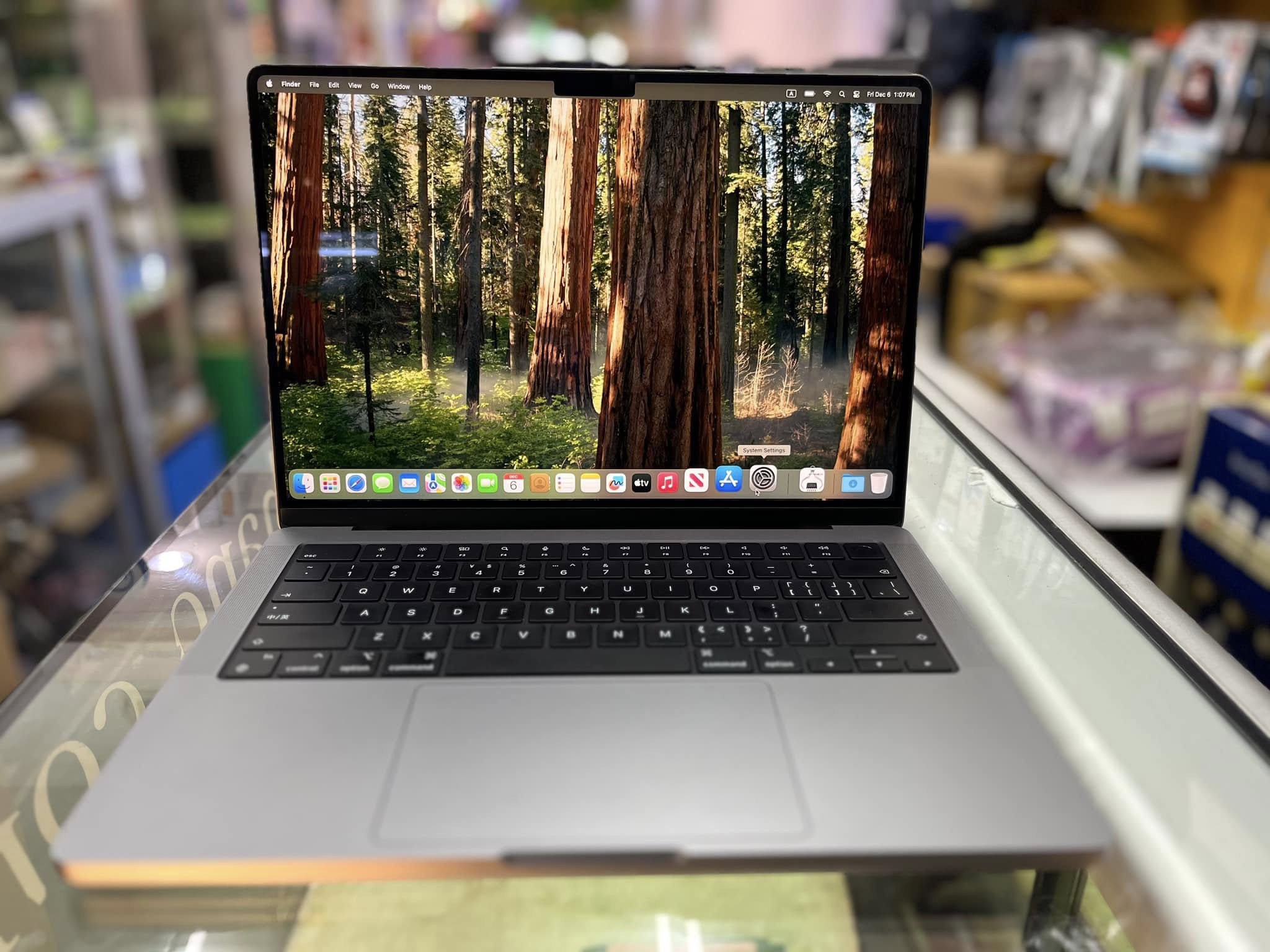Macbook Pro (14-inch, M3, 2023)
